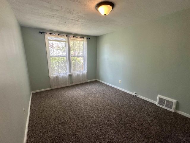 903 SMITH STREET, New London, WI 54961