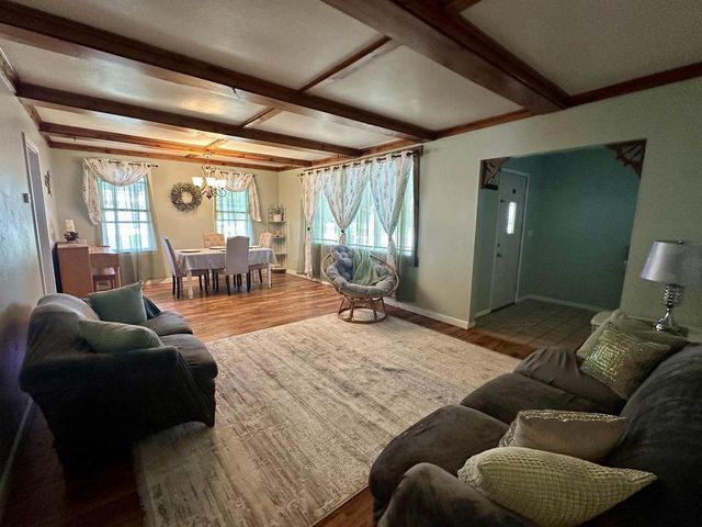 903 SMITH STREET, New London, WI 54961