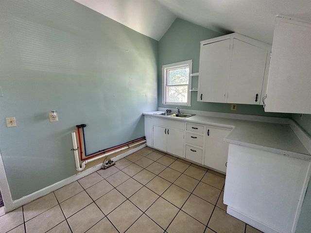 903 SMITH STREET, New London, WI 54961