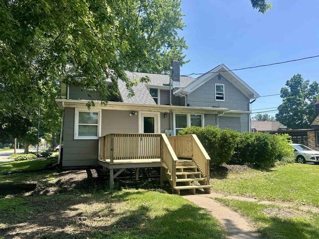 903 SMITH STREET, New London, WI 54961