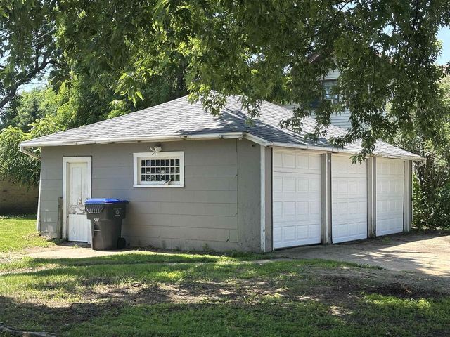 903 SMITH STREET, New London, WI 54961