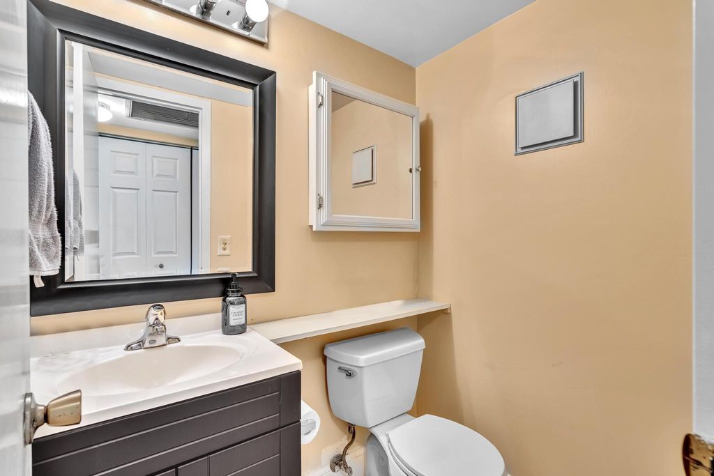Image 11 of property listing at 339 Mansfield I 339, Boca Raton, FL 33434
