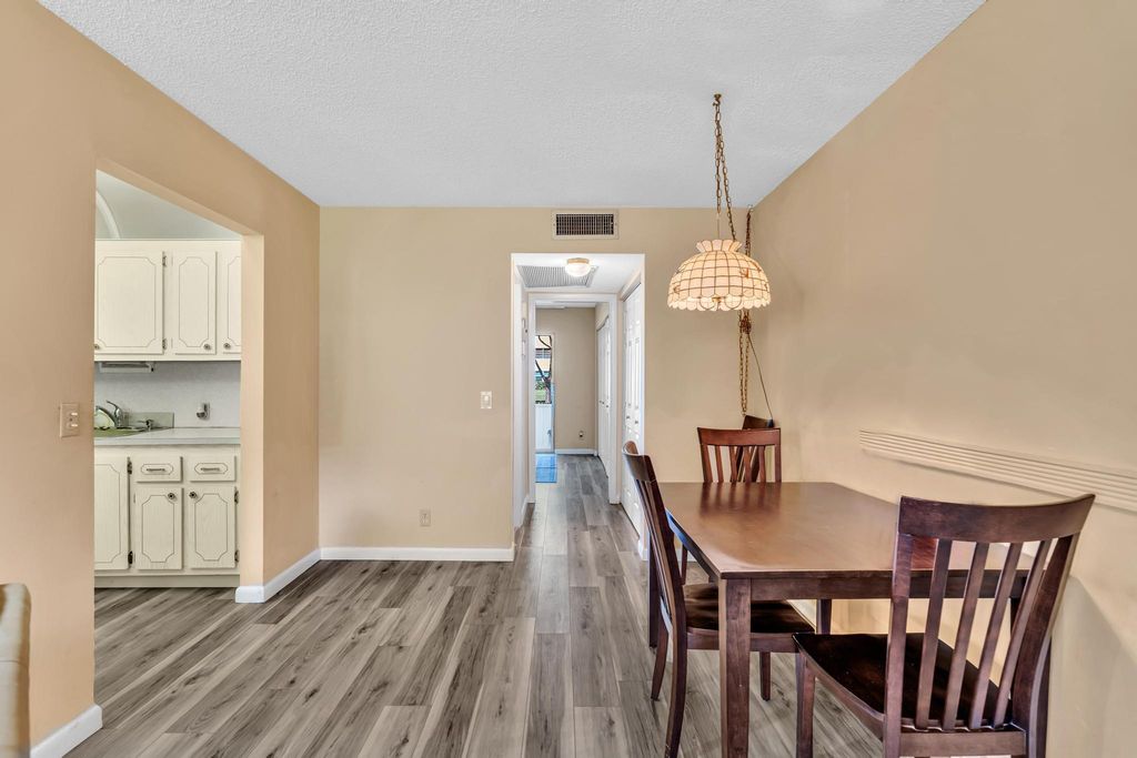 Image 6 of property listing at 339 Mansfield I 339, Boca Raton, FL 33434