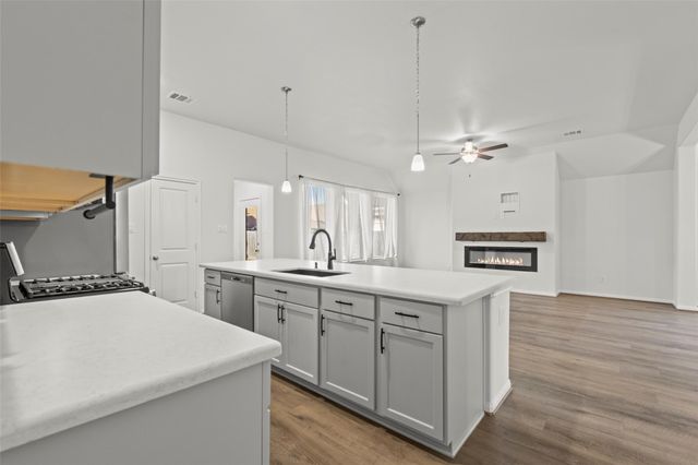 4901 Finns Landing Street, League City, TX 77573