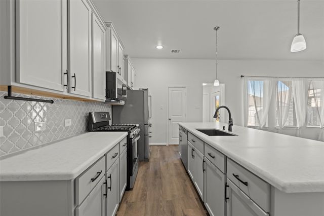 4901 Finns Landing Street, League City, TX 77573