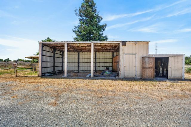 24390 N Jack Tone Rd, Acampo, CA 95220