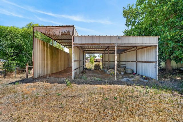 24390 N Jack Tone Rd, Acampo, CA 95220