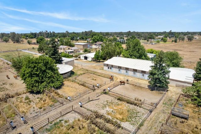 24390 N Jack Tone Rd, Acampo, CA 95220