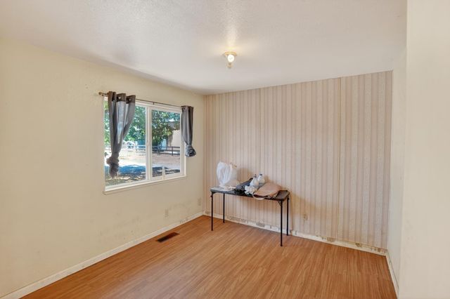 24390 N Jack Tone Rd, Acampo, CA 95220