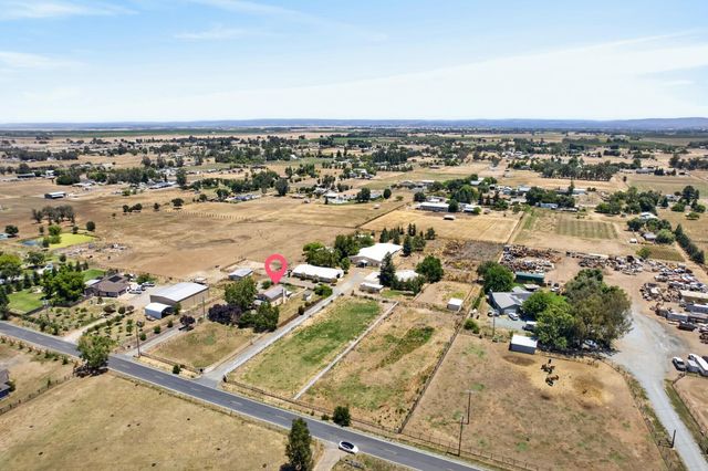 24390 N Jack Tone Rd, Acampo, CA 95220