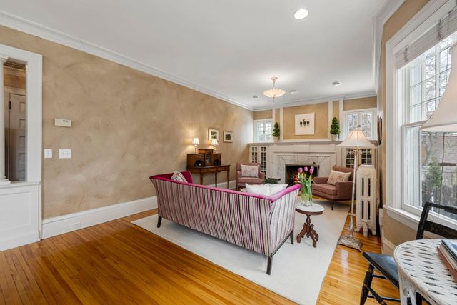 2017 Girard Avenue S, Minneapolis, MN 55405