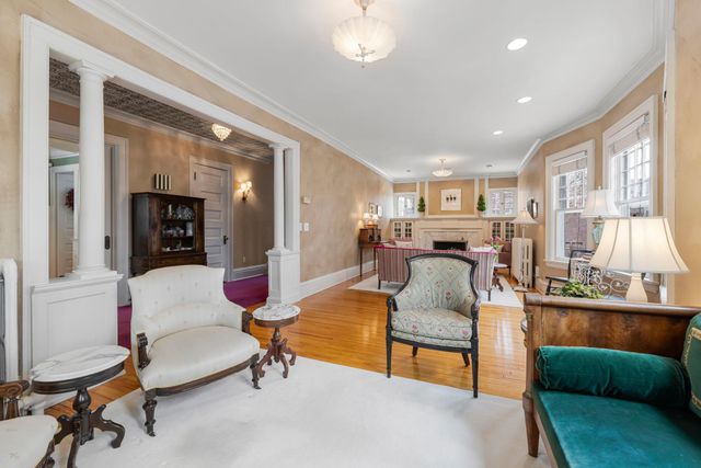 2017 Girard Avenue S, Minneapolis, MN 55405