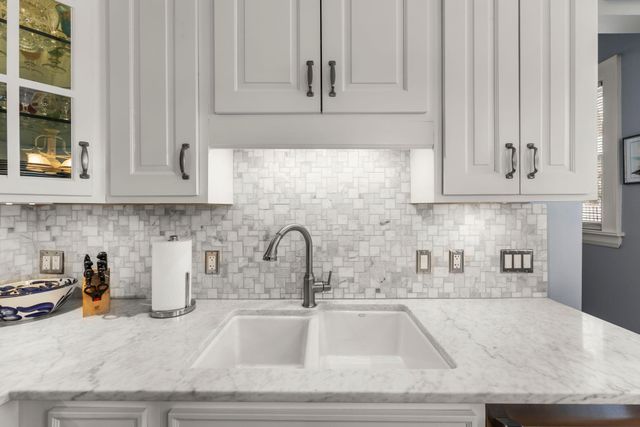 2017 Girard Avenue S, Minneapolis, MN 55405