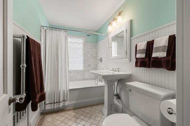 2017 Girard Avenue S, Minneapolis, MN 55405