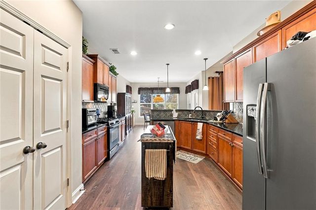 9555 Old Preserve Trail, Ball Ground, GA 30107