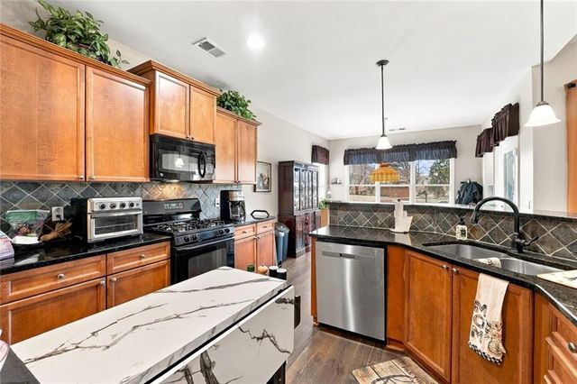 9555 Old Preserve Trail, Ball Ground, GA 30107