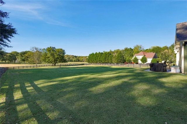 9555 Old Preserve Trail, Ball Ground, GA 30107