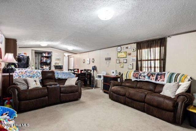 348 Murray Turner Farm Road, Burgaw, NC 28425