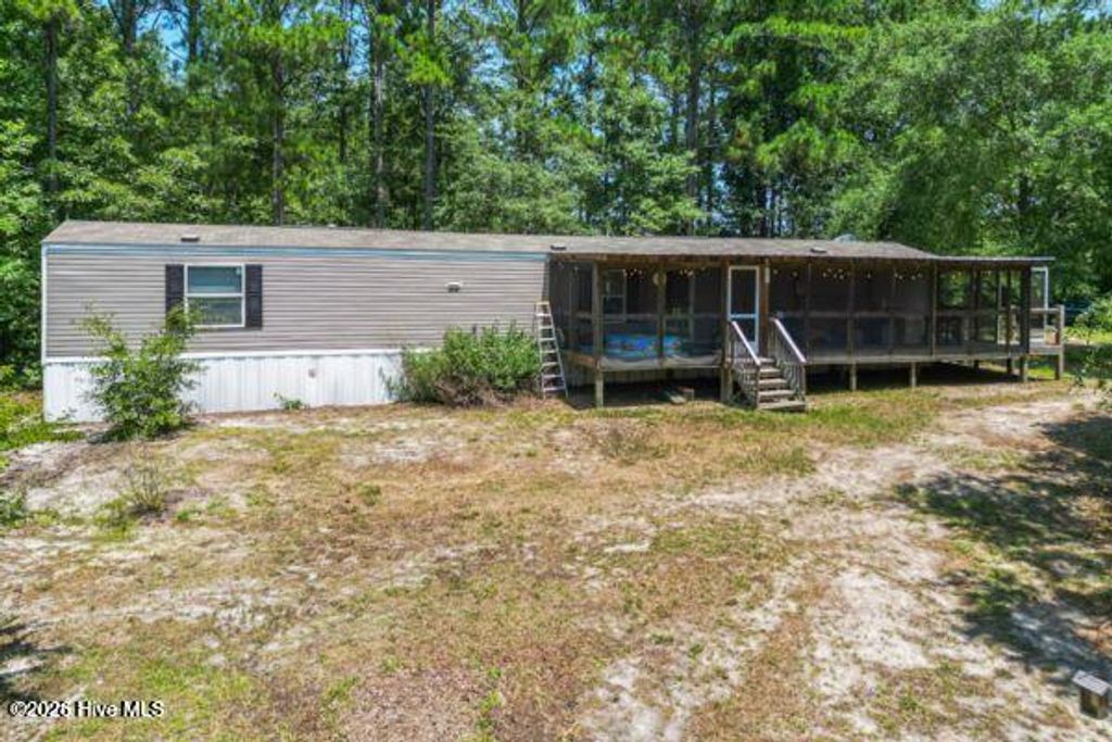 348 Murray Turner Farm Road, Burgaw, NC 28425