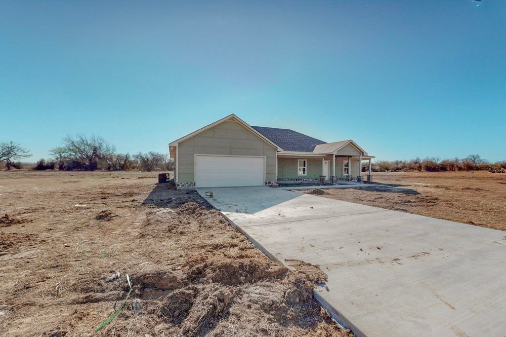 1219 E Gibtown Road, Poolville, TX 76487