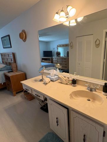 1421 NW 19th Terrace 202, Delray Beach, FL 33445