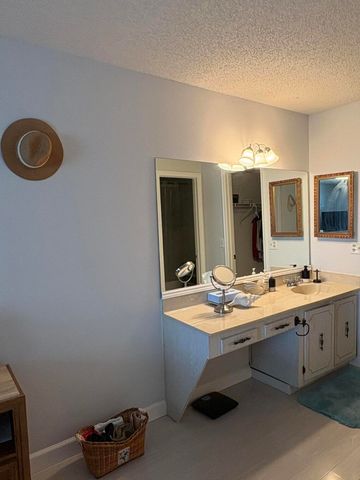 1421 NW 19th Terrace 202, Delray Beach, FL 33445