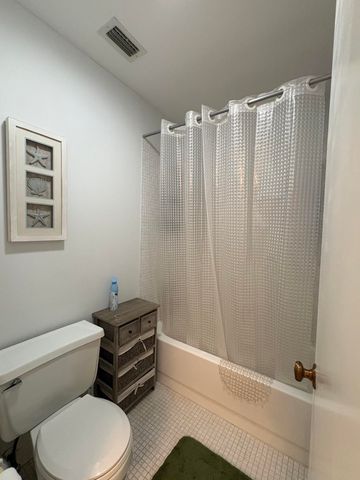 1421 NW 19th Terrace 202, Delray Beach, FL 33445