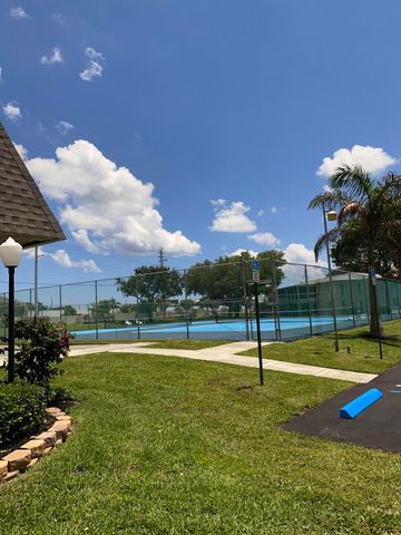 1421 NW 19th Terrace 202, Delray Beach, FL 33445