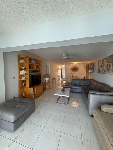 1421 NW 19th Terrace 202, Delray Beach, FL 33445