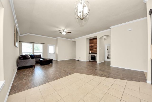 6611 Hawkins Hill Lane, Dickinson, TX 77539