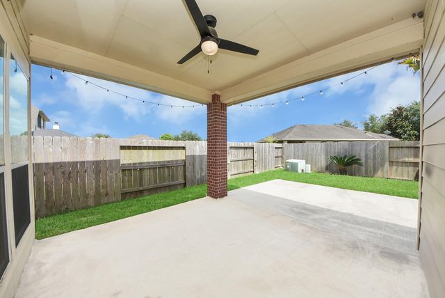 6611 Hawkins Hill Lane, Dickinson, TX 77539