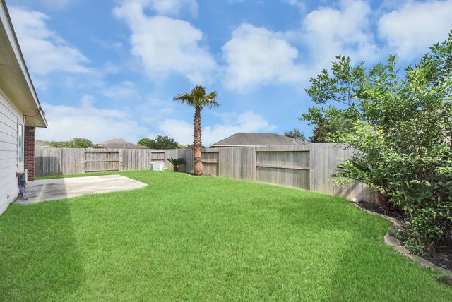 6611 Hawkins Hill Lane, Dickinson, TX 77539