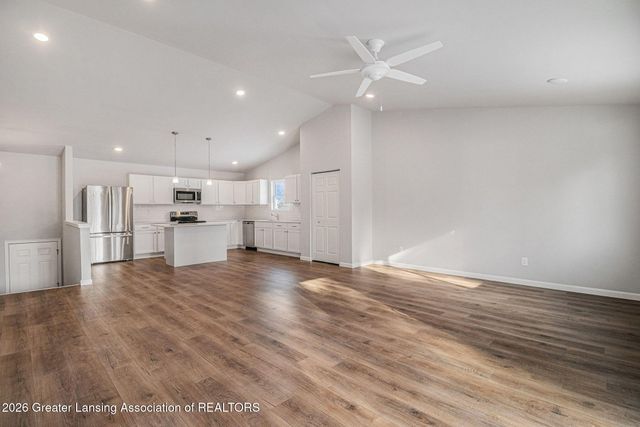 752 St Andrews Drive, Eaton Rapids, MI 48827