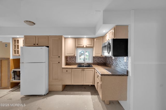 112 E Potomac Drive, Little Egg Harbor, NJ 08087