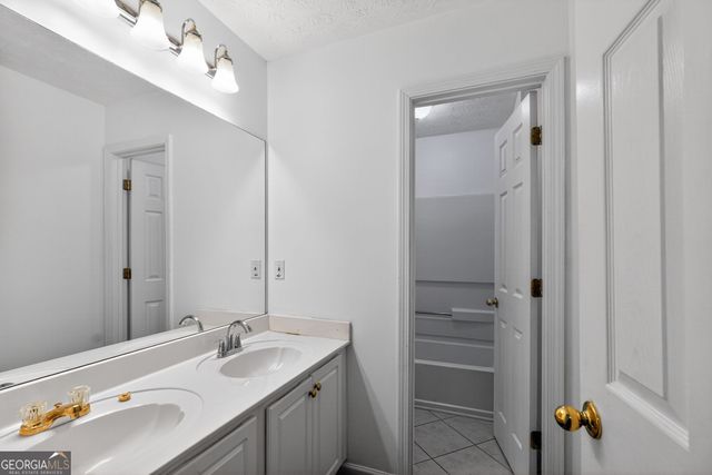 3960 E Saddle Ridge Drive, Lithonia, GA 30038