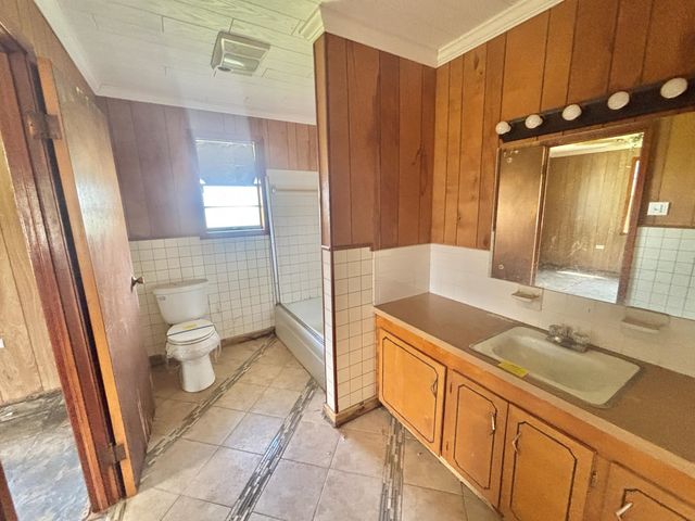 400 Third St, Lockport, LA 70374