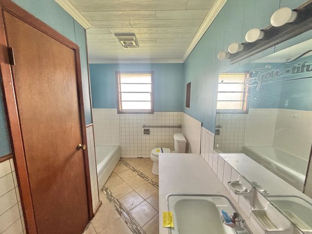 400 Third St, Lockport, LA 70374