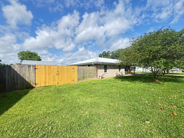 400 Third St, Lockport, LA 70374