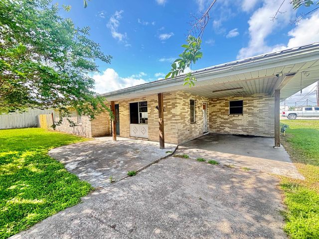 400 Third St, Lockport, LA 70374