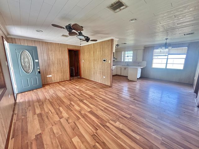 400 Third St, Lockport, LA 70374