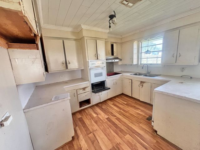 400 Third St, Lockport, LA 70374