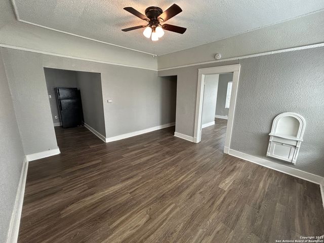 1409 W Woodlawn Ave Apt 4, San Antonio, TX 78201