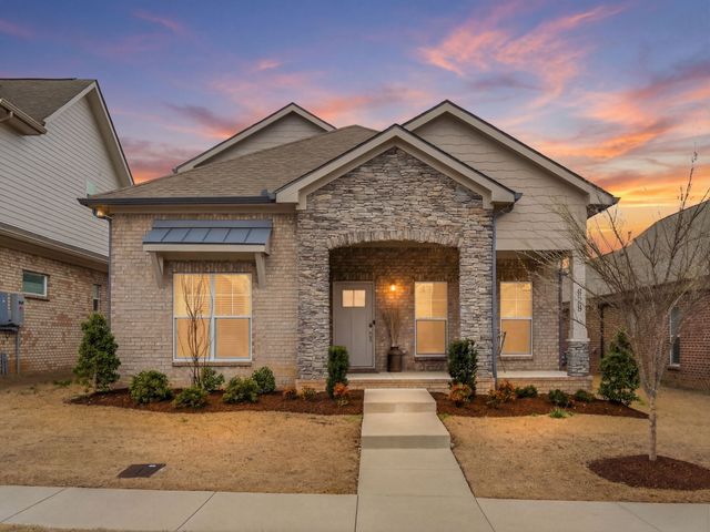 6023 Parkhaven Blvd, Hermitage, TN 37076