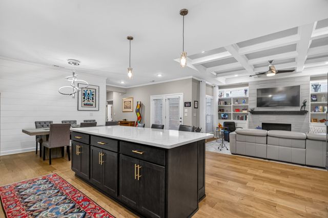 6023 Parkhaven Blvd, Hermitage, TN 37076