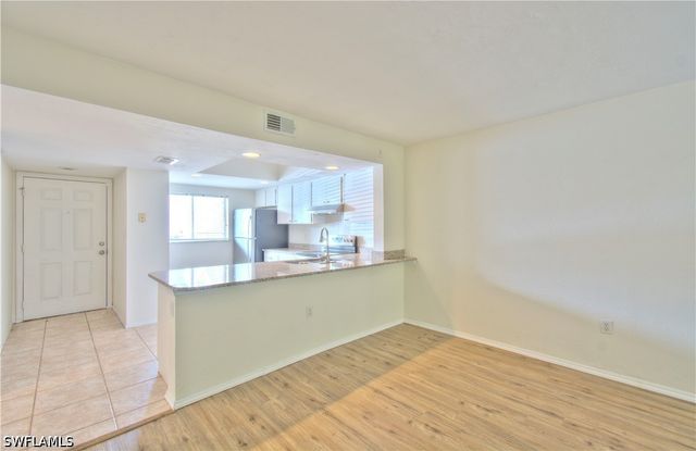 2385 Naples Trace CIR 2, Naples, FL 34109