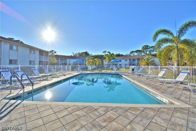 2385 Naples Trace CIR 2, Naples, FL 34109
