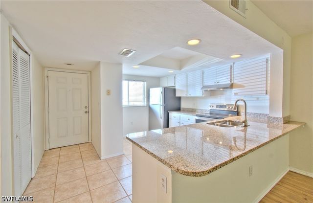 2385 Naples Trace CIR 2, Naples, FL 34109