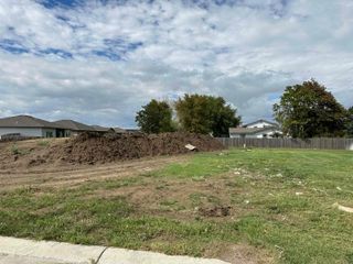 4332 N Sunny Ct, Wichita, KS 67205