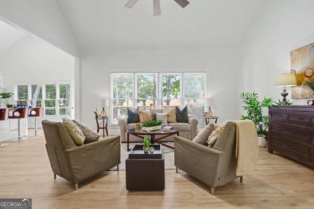 209 Tennis Court Lane NW, Kennesaw, GA 30144