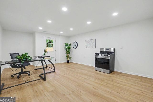 209 Tennis Court Lane NW, Kennesaw, GA 30144